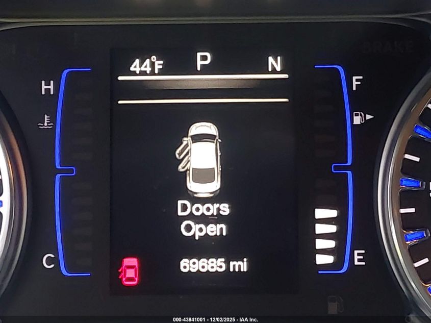 2015 Chrysler 200 Limited VIN: 1C3CCCAB9FN711413 Lot: 43841001