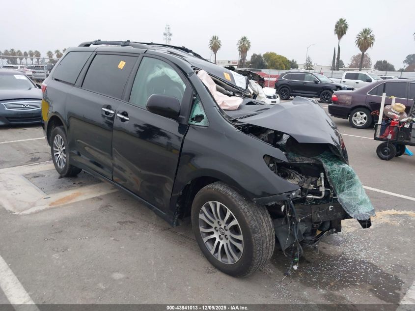 TOYOTA SIENNA XLE 8 PASSENGER