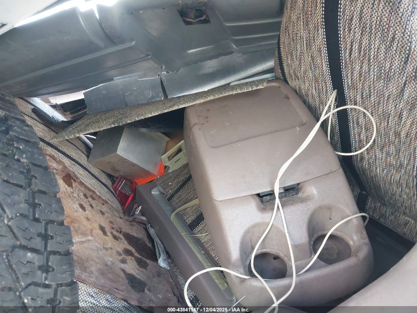 1996 Ford Bronco U100 VIN: 1FMEU15H1TLB86435 Lot: 43841147