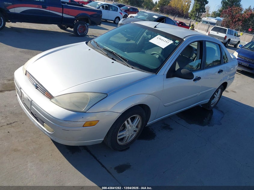 1FAHP34391W108416 2001 FORD FOCUS photo no. 2
