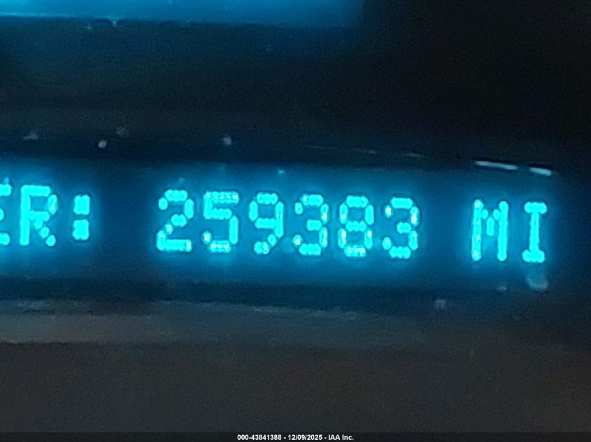 2005 Cadillac Escalade Standard VIN: 1GYEC63N15R265627 Lot: 43841388