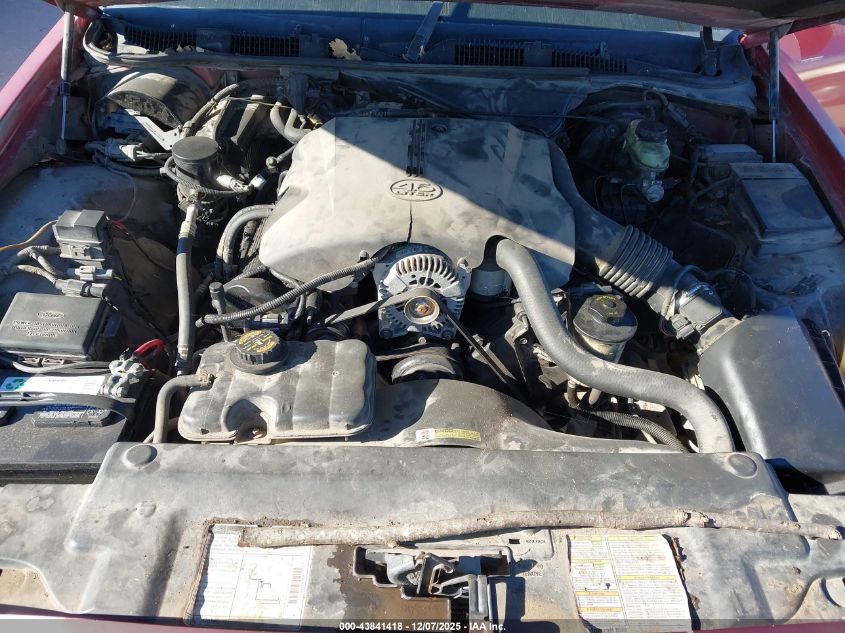 2000 Mercury Grand Marquis Gs VIN: 2MEFM74W0YX628223 Lot: 43841418