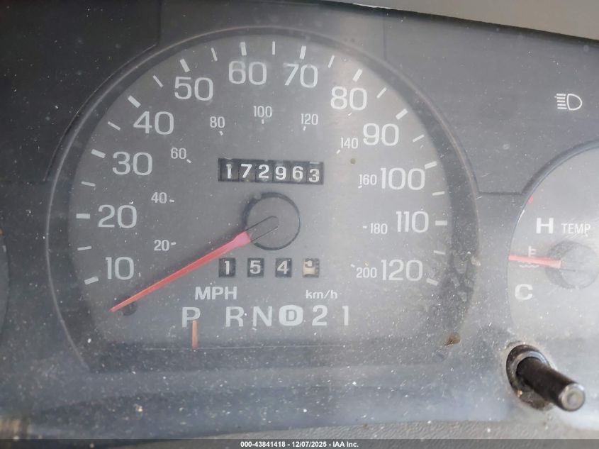 2000 Mercury Grand Marquis Gs VIN: 2MEFM74W0YX628223 Lot: 43841418