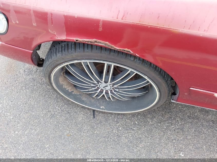 2000 Mercury Grand Marquis Gs VIN: 2MEFM74W0YX628223 Lot: 43841418