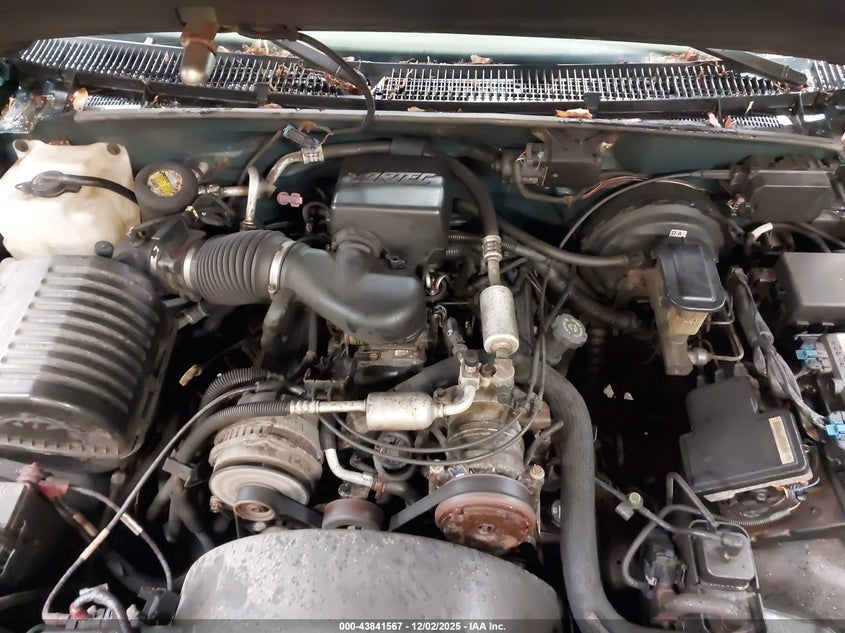 1GNEK13R6YR179319 2000 CHEVROLET TAHOE photo no. 10