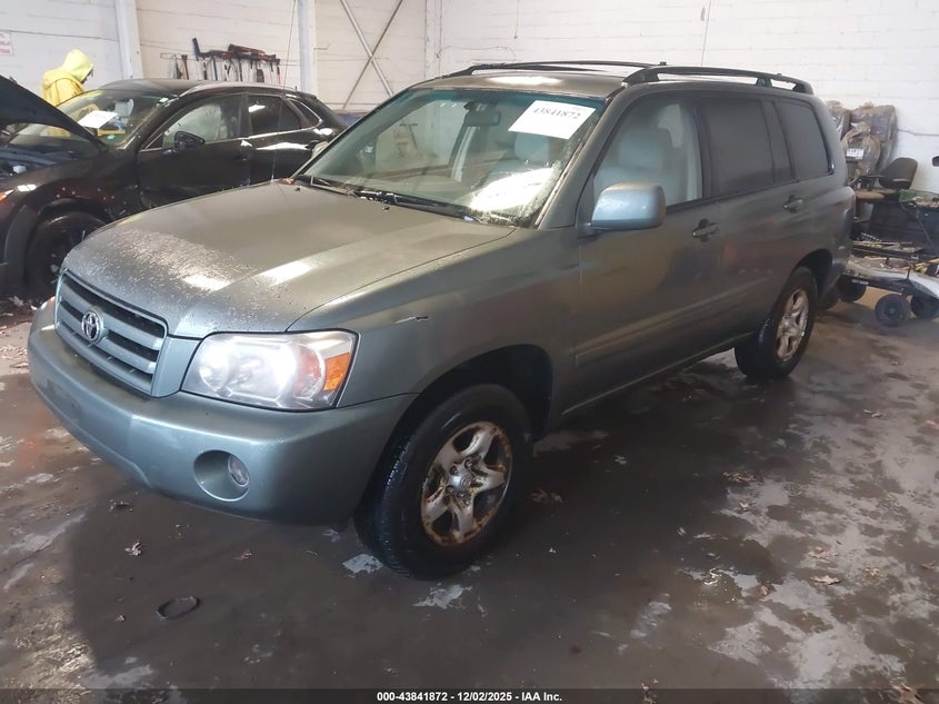 JTEDD21AX50113675 2005 TOYOTA HIGHLANDER photo no. 2