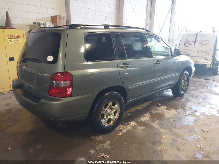 JTEDD21AX50113675 2005 TOYOTA HIGHLANDER photo no. 4