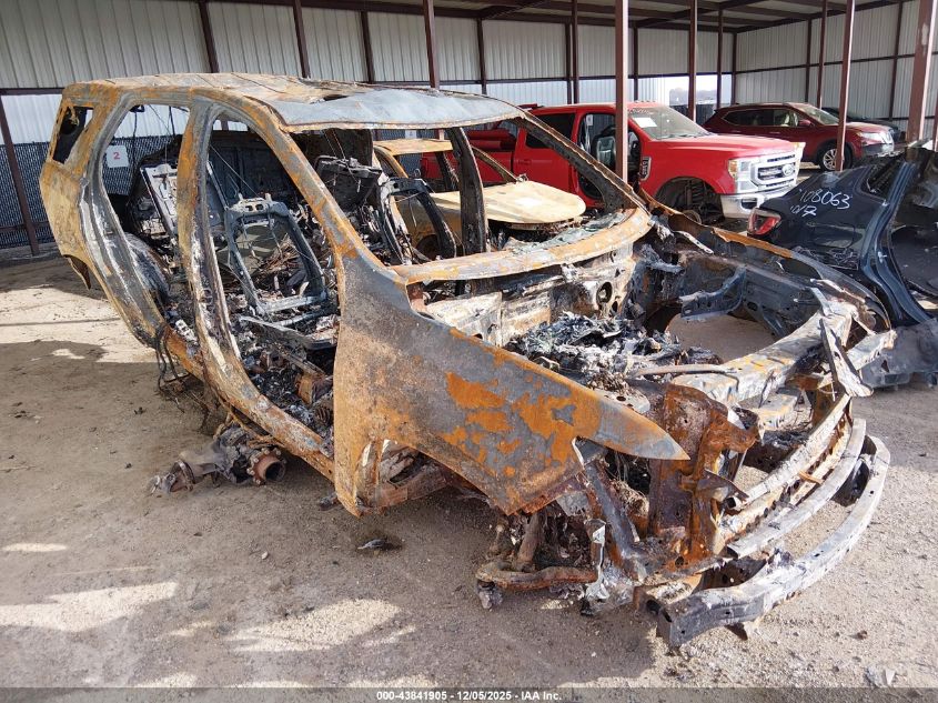 CADILLAC ESCALADE 2WD PREMIUM LUXURY