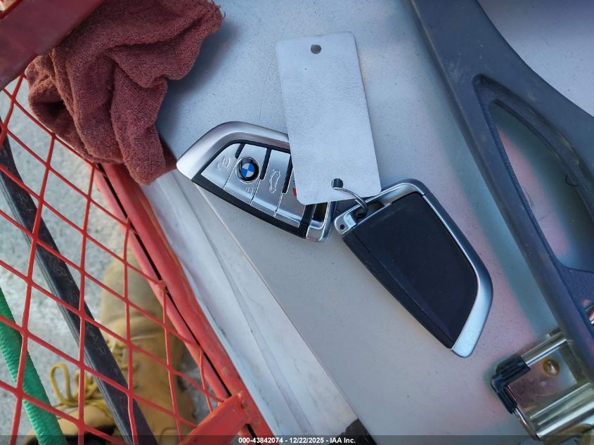 2022 BMW X5 M VIN: 5YMJU0C08N9K56854 Lot: 43842074