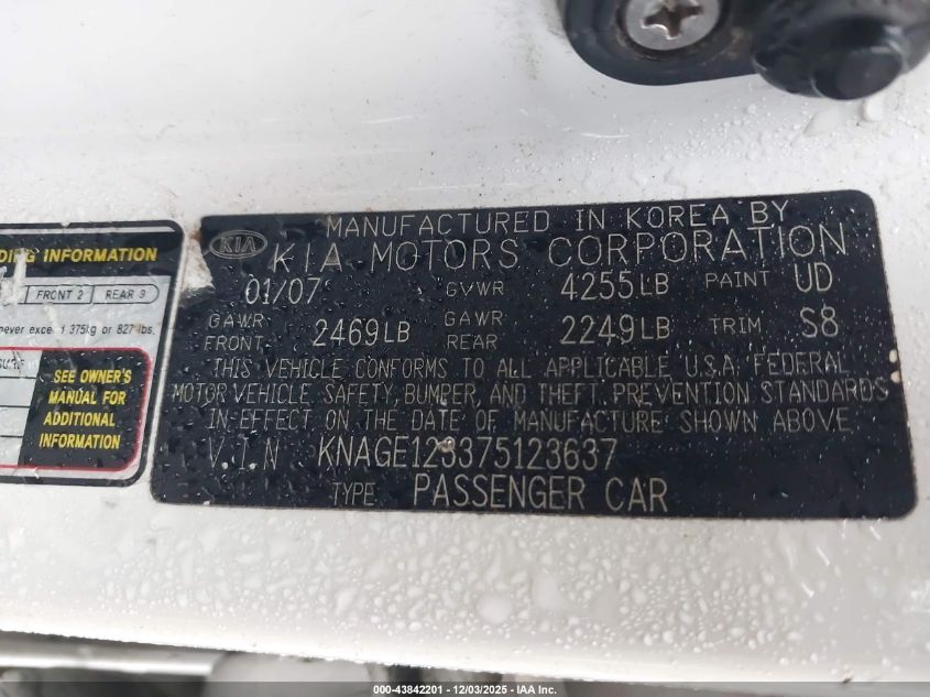 2007 Kia Optima Lx VIN: KNAGE123375123637 Lot: 43842201