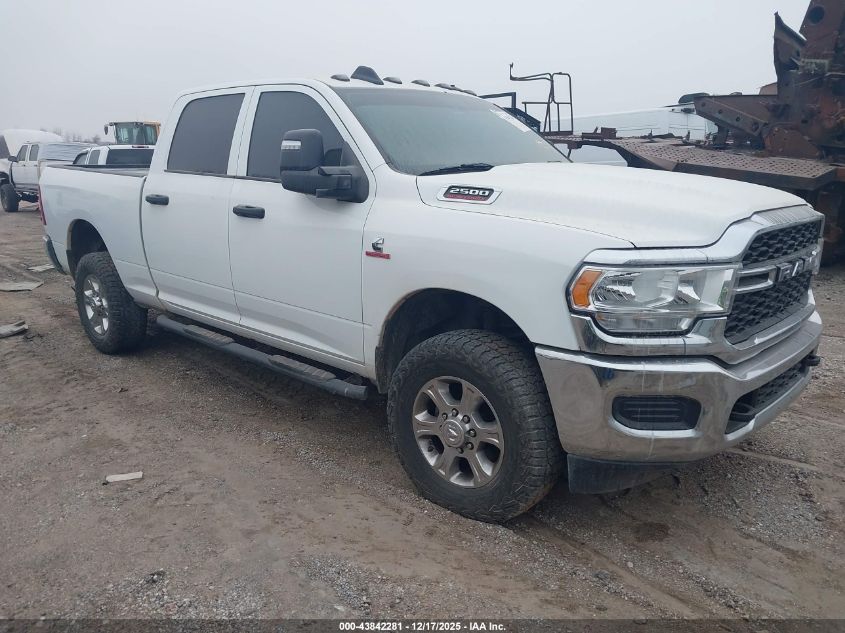 RAM 2500 TRADESMAN 4X4 6 4 BOX