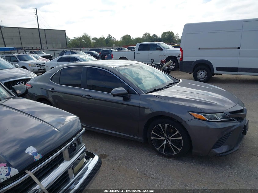 4T1B11HK9JU523900 2018 TOYOTA CAMRY photo no. 12