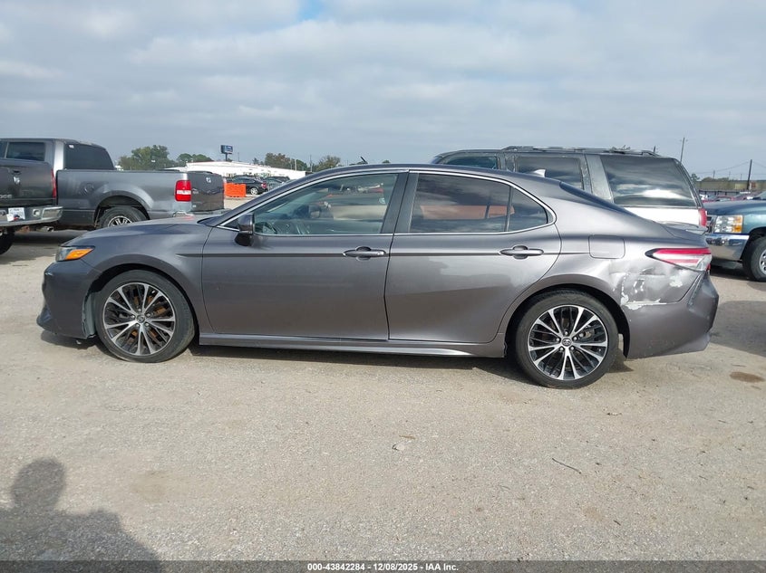 4T1B11HK9JU523900 2018 TOYOTA CAMRY photo no. 13