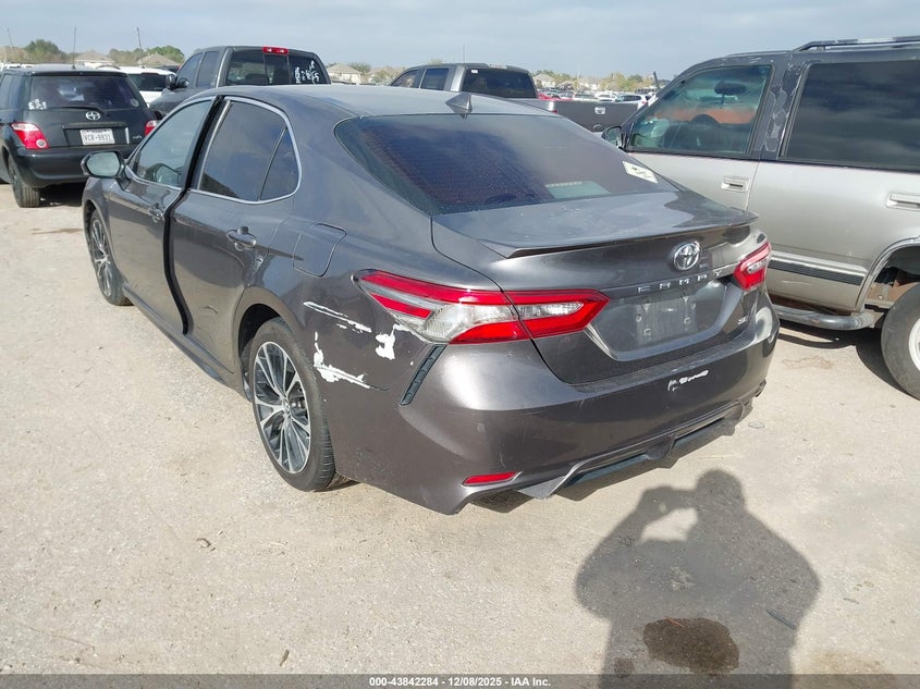 4T1B11HK9JU523900 2018 TOYOTA CAMRY photo no. 3