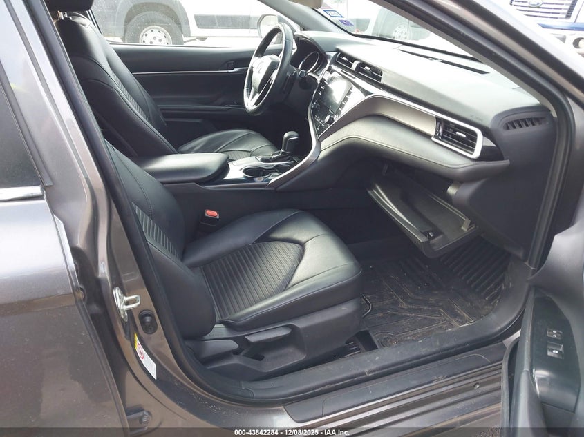 4T1B11HK9JU523900 2018 TOYOTA CAMRY photo no. 5