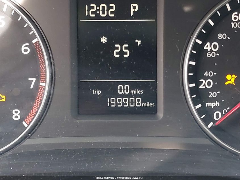 2015 Volkswagen Passat 1.8T Limited Edition VIN: 1VWAT7A33FC110493 Lot: 43842307