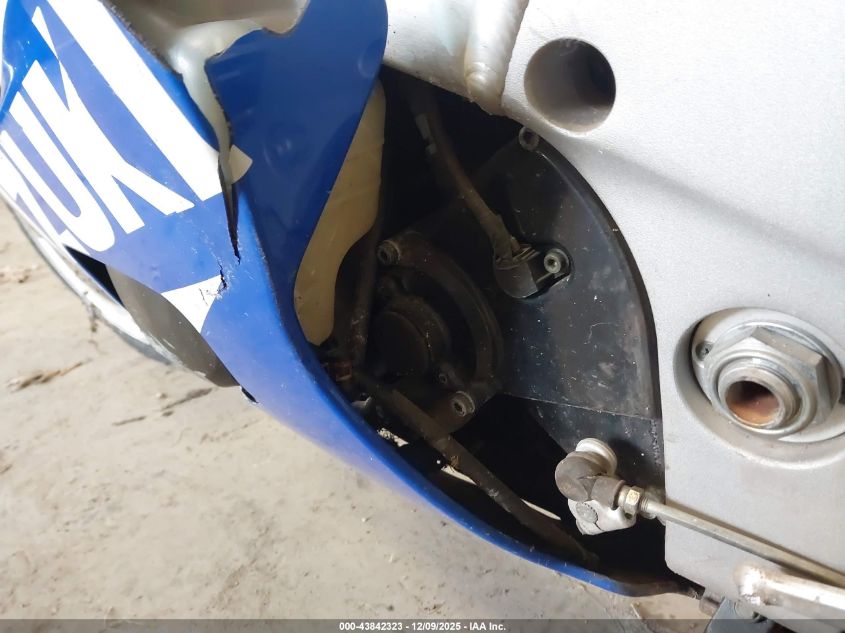 2002 Suzuki Gsx-R750 VIN: JS1GR7HA822107292 Lot: 43842323