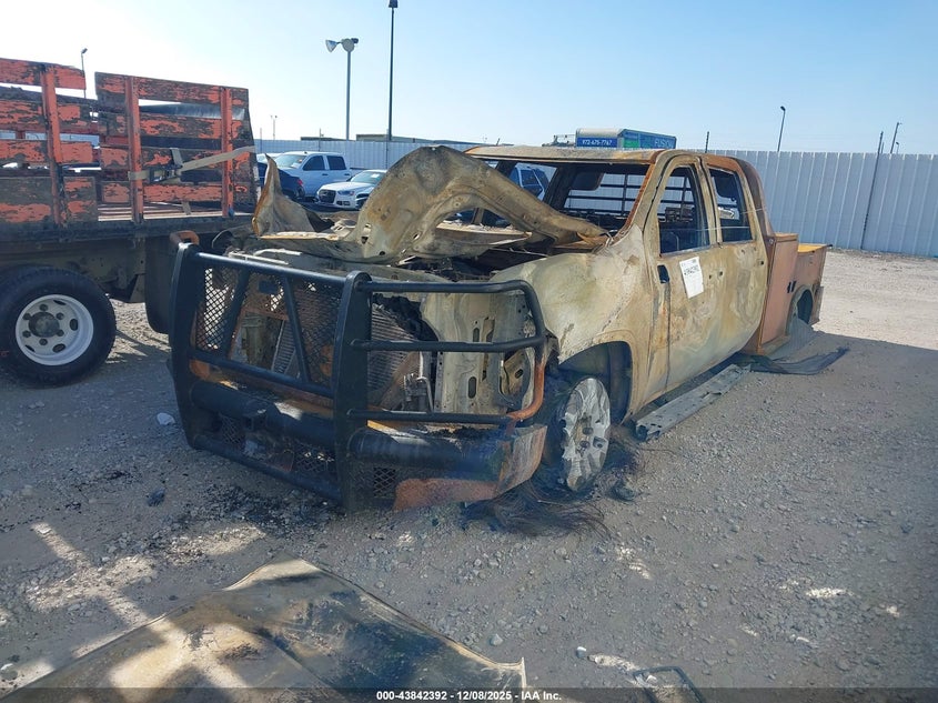 1GC4YMEYXRF406300 2024 CHEVROLET SILVERADO photo no. 2