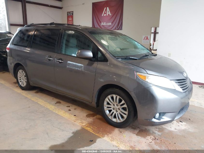 TOYOTA SIENNA XLE V6