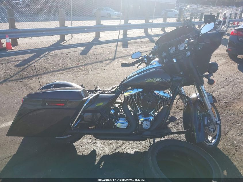 2013 Harley-Davidson Flhx Street Glide VIN: 1HD1KBM12DB652642 Lot: 43842717