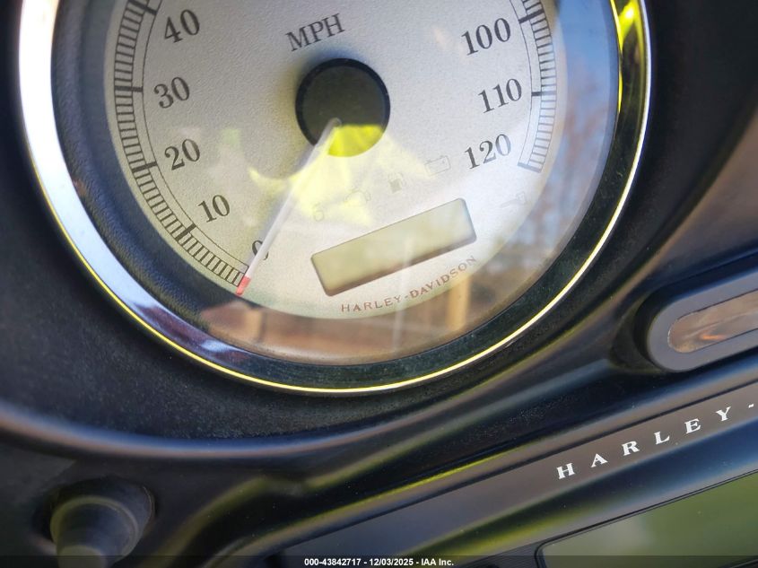 2013 Harley-Davidson Flhx Street Glide VIN: 1HD1KBM12DB652642 Lot: 43842717