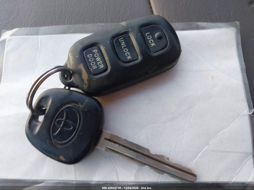 2000 Toyota Sienna Xle VIN: 4T3ZF13C6YU246348 Lot: 43842739