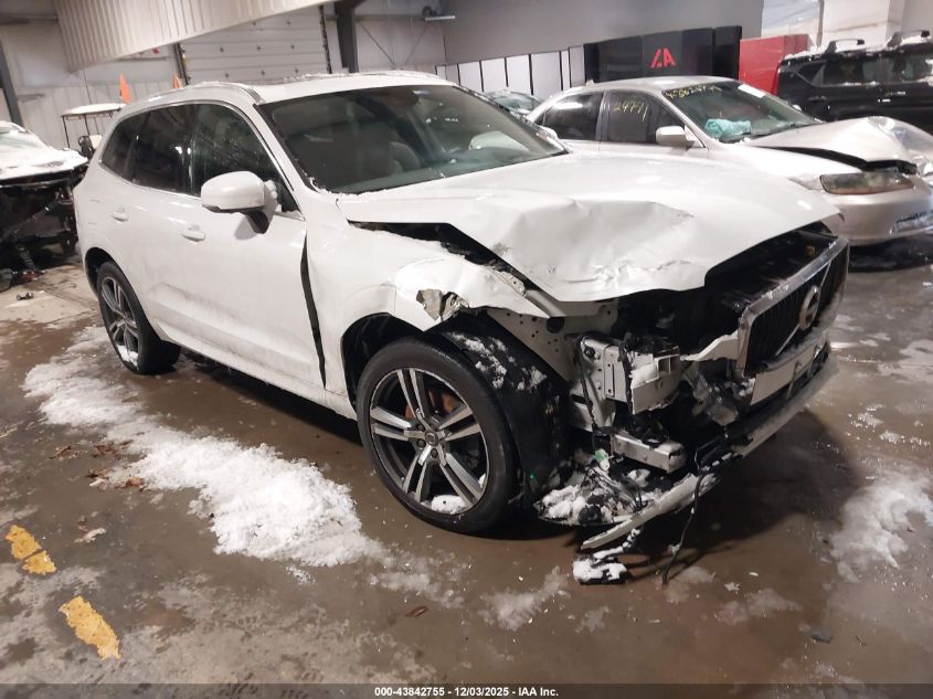 VOLVO XC60 T6 MOMENTUM