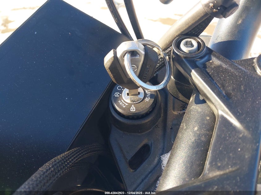 VIN: LCEPEVLB2P6000311 2023 CF MOTO 650NK