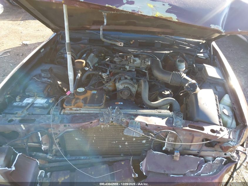 2001 Mercury Grand Marquis Gs VIN: 2MEFM74W71X715218 Lot: 43842959