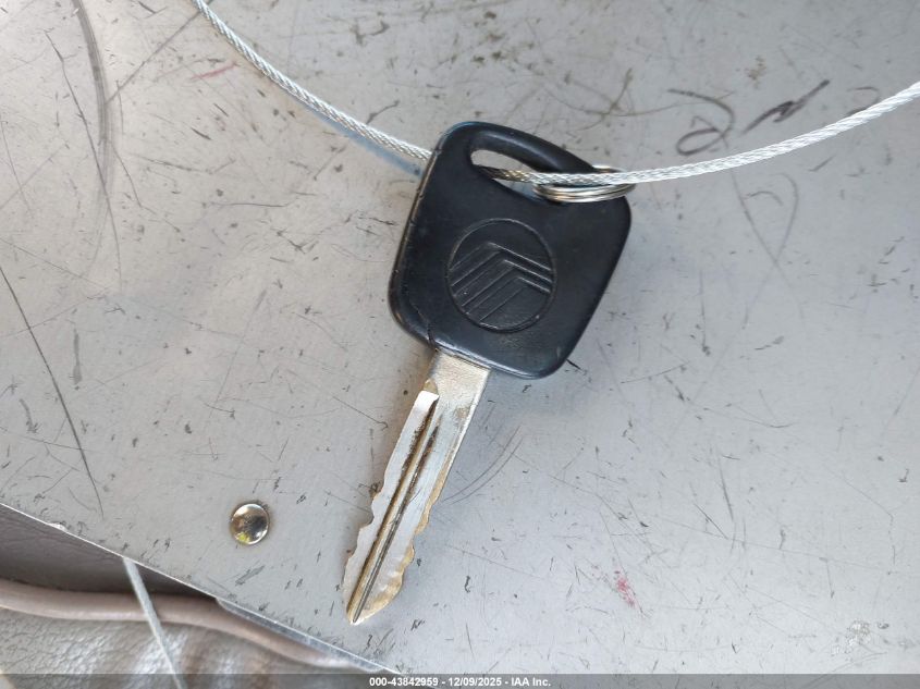 2001 Mercury Grand Marquis Gs VIN: 2MEFM74W71X715218 Lot: 43842959