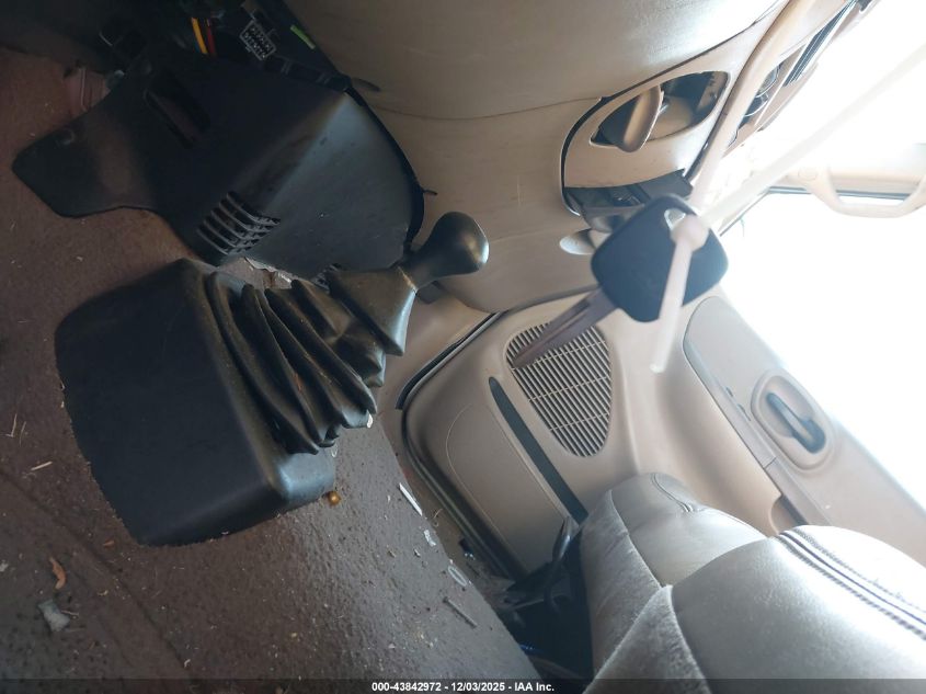 2000 Ford F-150 Lariat/Work Series/Xl/Xlt VIN: 1FTRX18W2YNA20945 Lot: 43842972