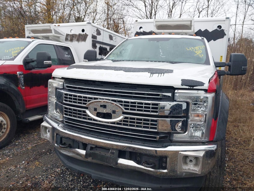1FD0X5HT7HEF49955 2017 FORD F550 photo no. 11