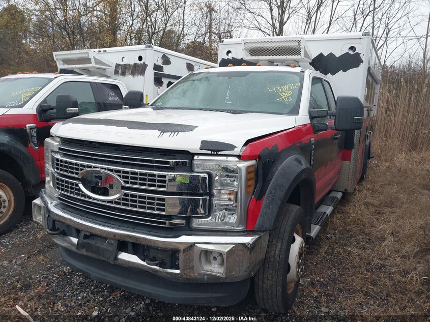1FD0X5HT7HEF49955 2017 FORD F550 photo no. 2