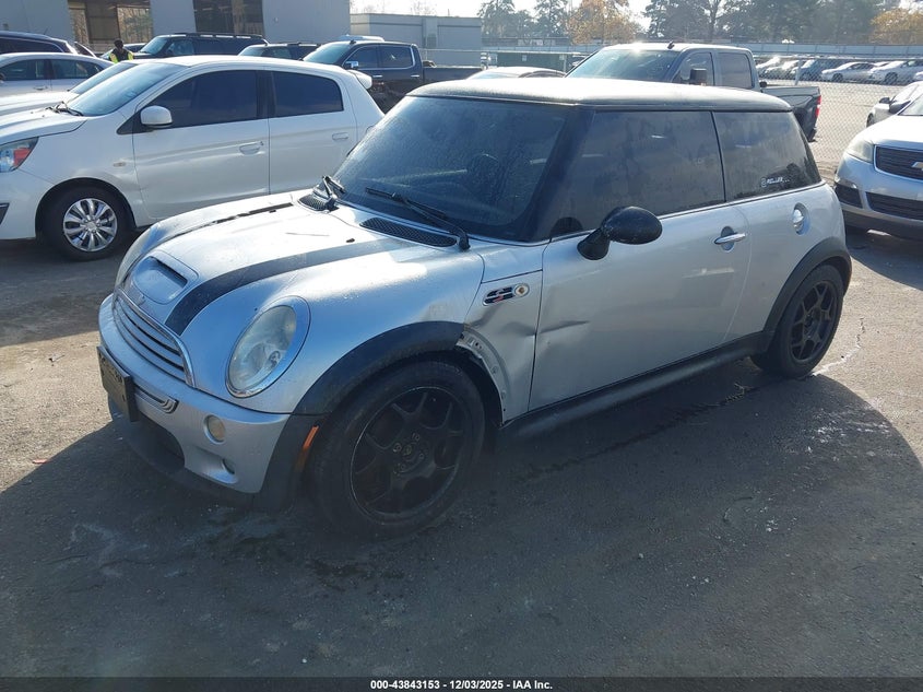 WMWRE33494TD89301 2004 MINI COOPER photo no. 2
