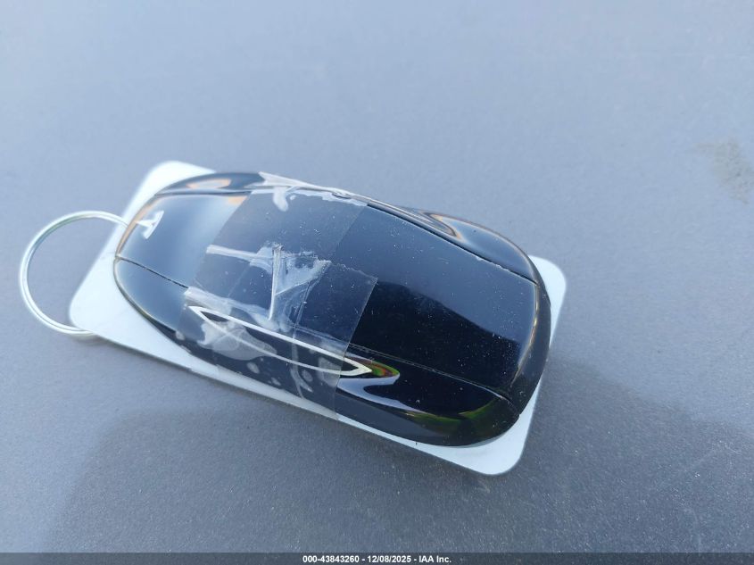 2015 Tesla Model S 70D/85D/P85D VIN: 5YJSA1H29FF087246 Lot: 43843260