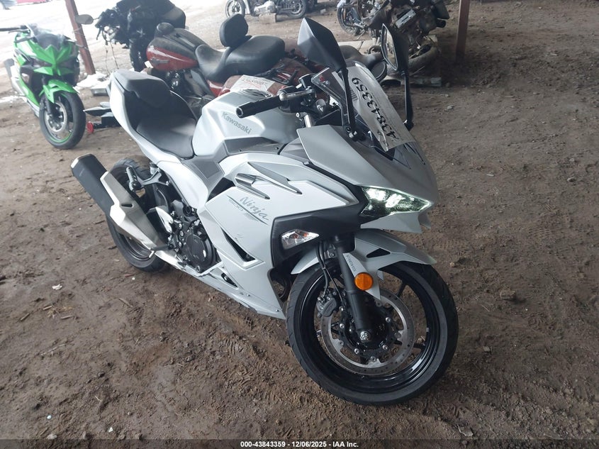 KAWASAKI EX500 2025. Lot# 43843359. VIN ML5EXGG19SDA69870. Photo 1