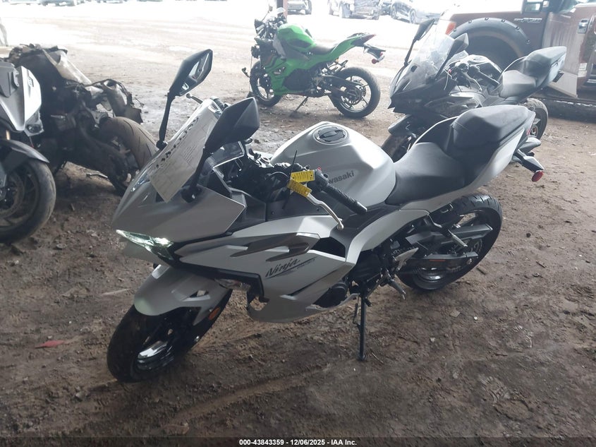 2025 KAWASAKI EX500 451 CC(VIN: ML5EXGG19SDA69870