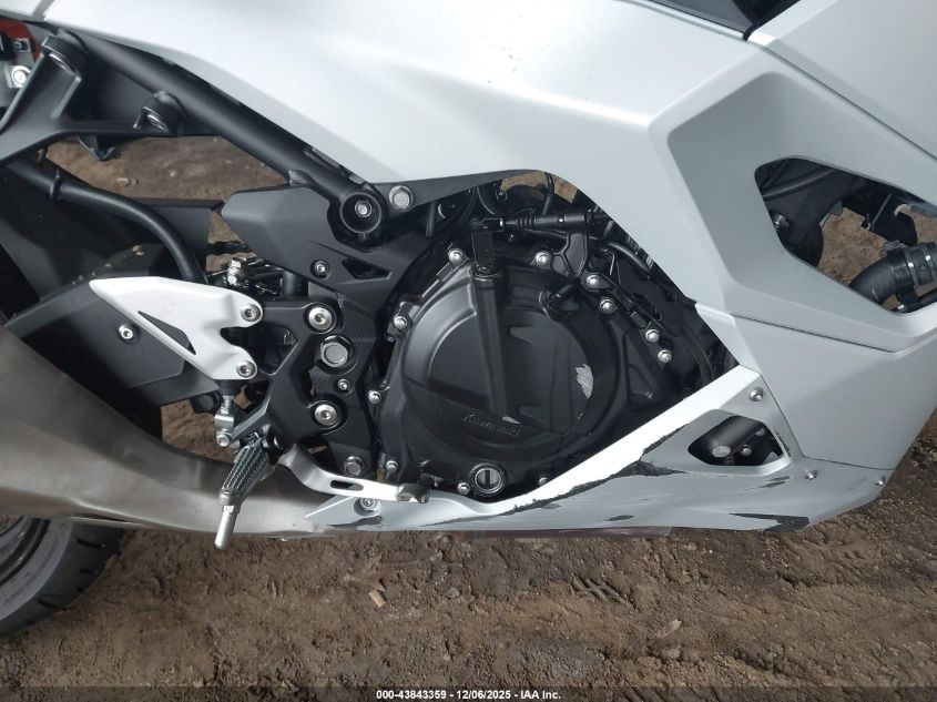 2025 Kawasaki Ex500 VIN: ML5EXGG19SDA69870 Lot: 43843359