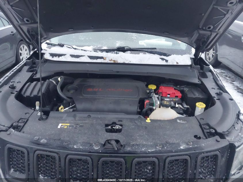 2019 Jeep Compass Latitude 4X4 VIN: 3C4NJDBB0KT729601 Lot: 43843430