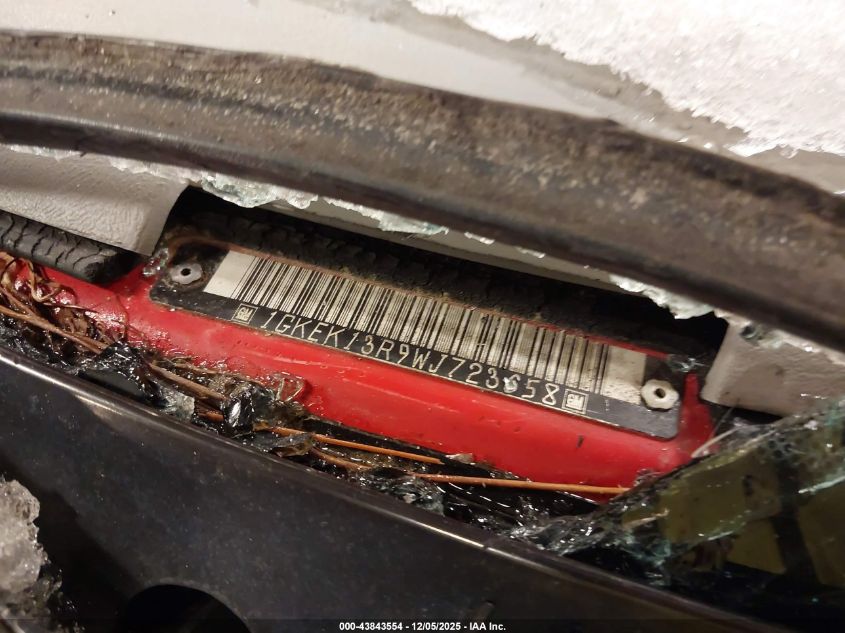 1998 GMC Yukon Sle VIN: 1GKEK13R9WJ723658 Lot: 43843554