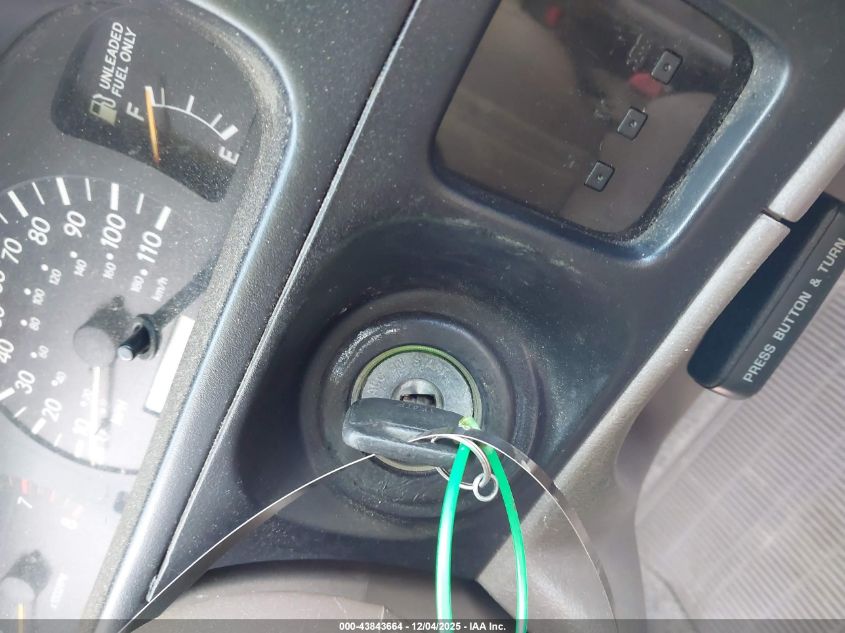 2000 Toyota Tacoma Base V6 VIN: 4TAWN72N8YZ672260 Lot: 43843664