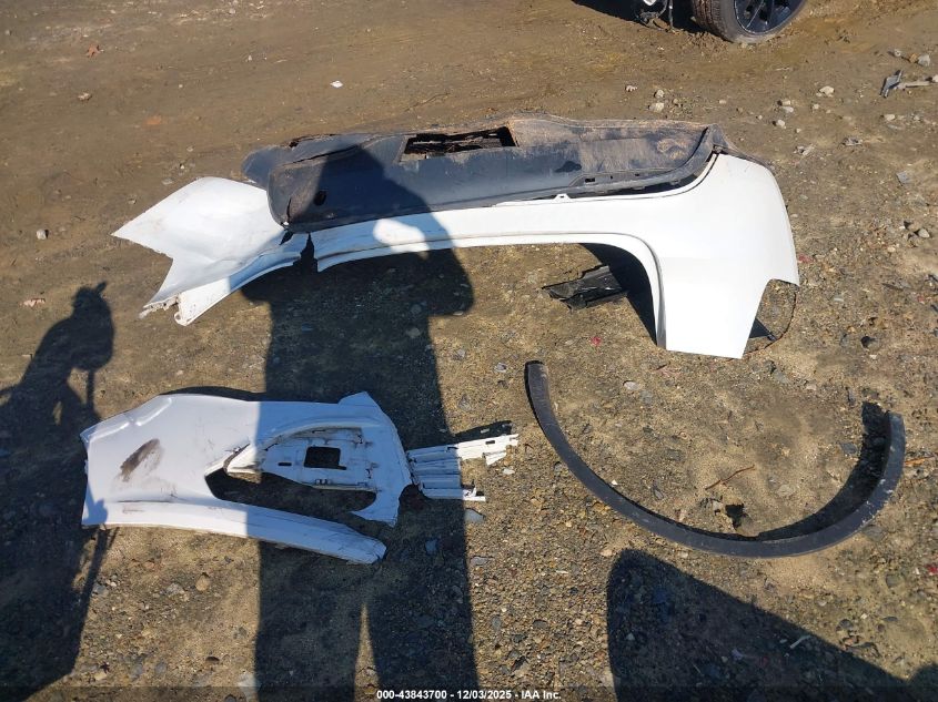 2023 Tesla Model Y Awd/Long Range Dual Motor All-Wheel Drive VIN: 7SAYGDEE5PF635160 Lot: 43843700