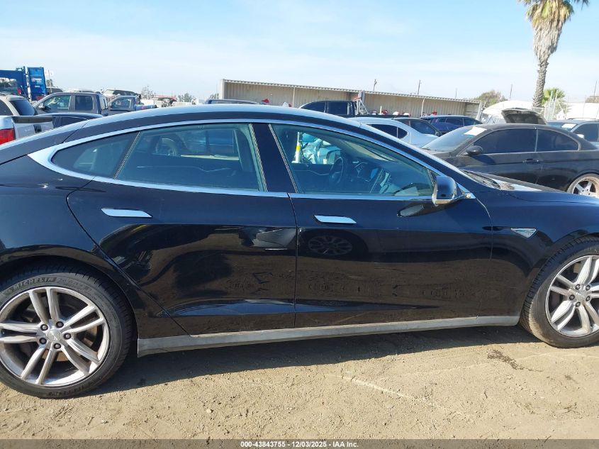 2015 Tesla Model S 60/70/85 VIN: 5YJSA1E16FF113281 Lot: 43843755