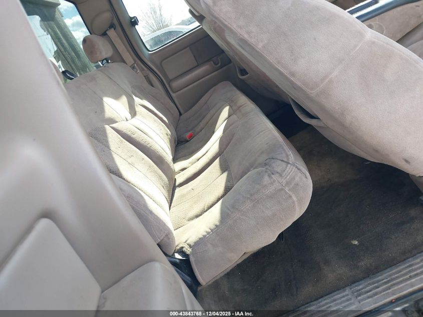 2002 Chevrolet Silverado 2500Hd Ls VIN: 1GCHK29U32E172222 Lot: 43843768