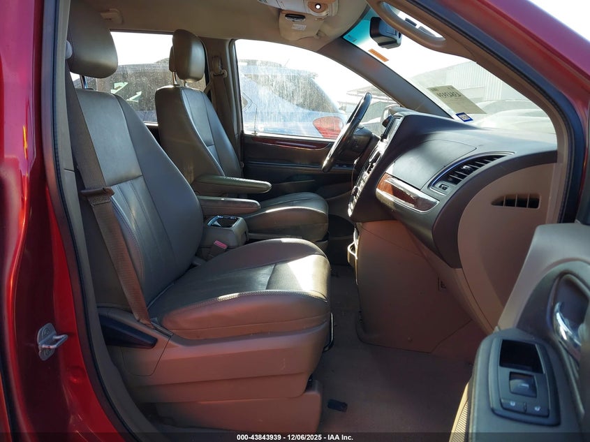 2012 Chrysler Town & Country Touring