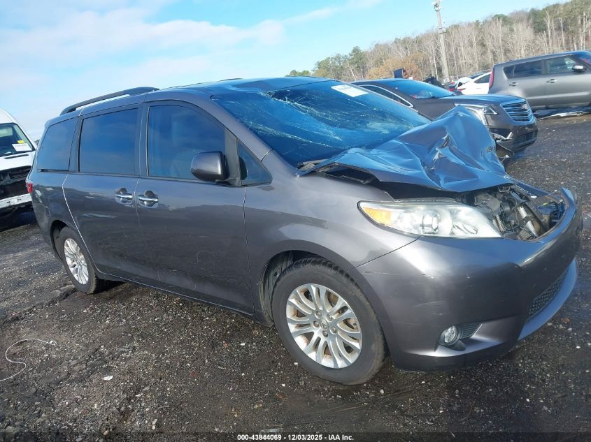 TOYOTA SIENNA XLE PREMIUM 8 PASSENGER