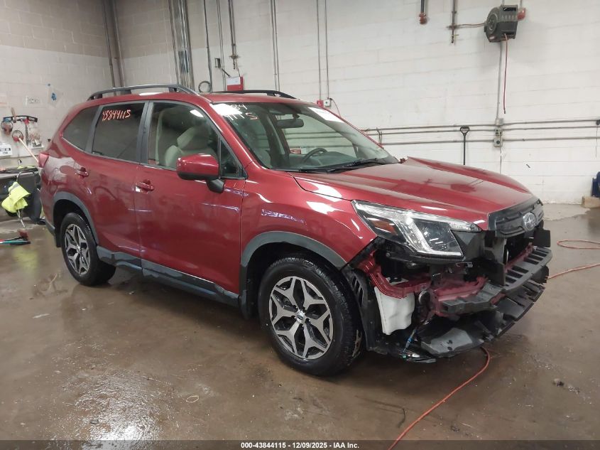 SUBARU FORESTER PREMIUM