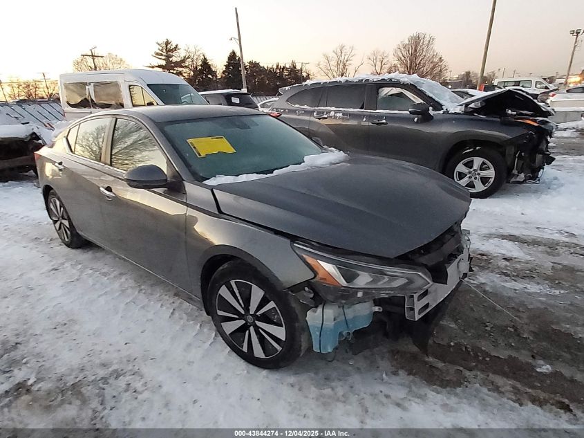 NISSAN ALTIMA SV FWD