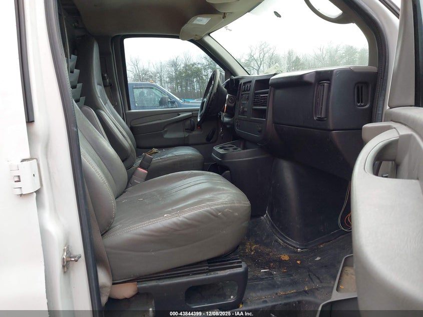 1GCWGFBA7C1159949 2012 CHEVROLET EXPRESS photo no. 5