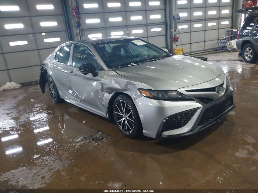 TOYOTA CAMRY SE